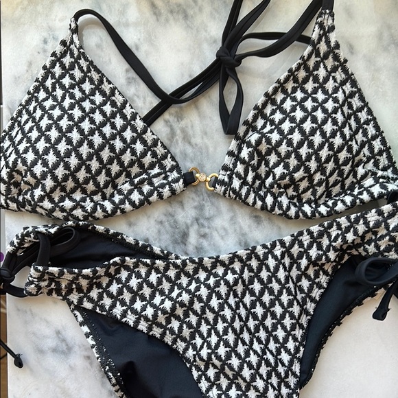 Cupshe Black and White Geometric Bikini | S - Picture 4 of 7